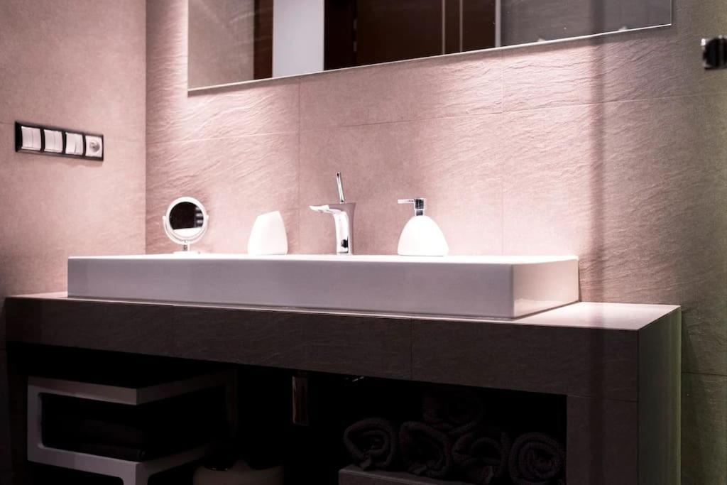 Evergreen - Old Town Spacious Stylish Apartment With Ac And One And A Half Bath, Baby & Kid- Friendly Bratislava Luaran gambar