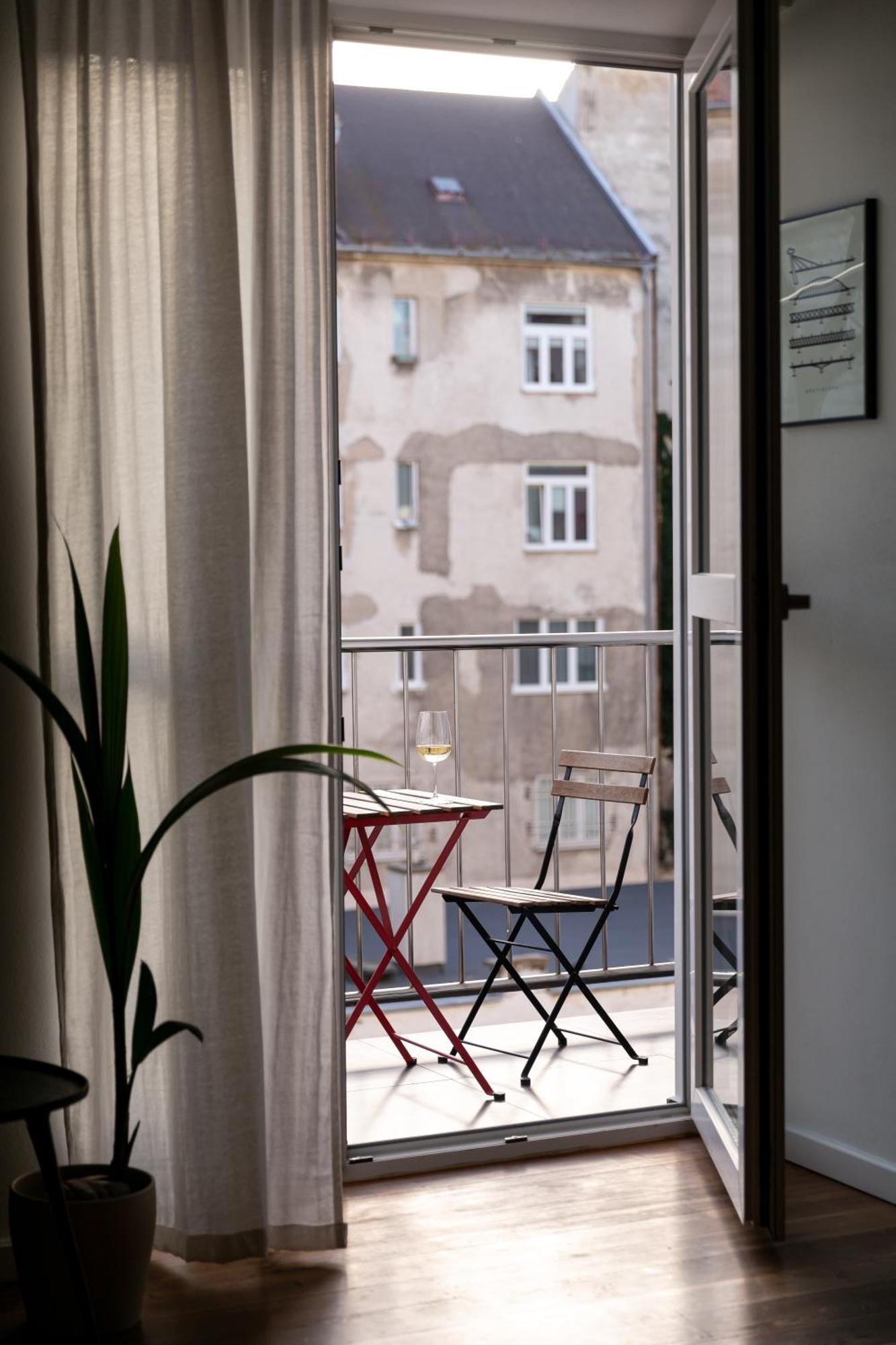 Evergreen - Old Town Spacious Stylish Apartment With Ac And One And A Half Bath, Baby & Kid- Friendly Bratislava Luaran gambar